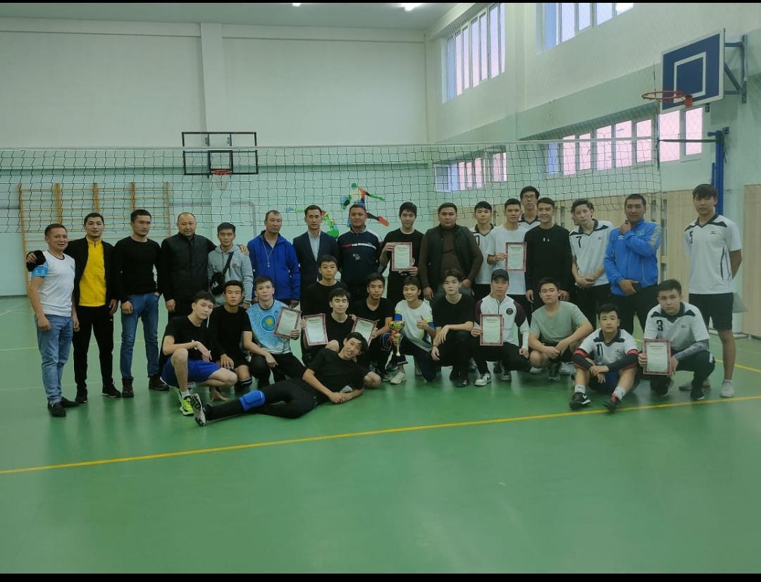 Алматы қаласы Алатау ауданы 9-11 сынып оқушылары арасында волейболдан  1 орын иеленді