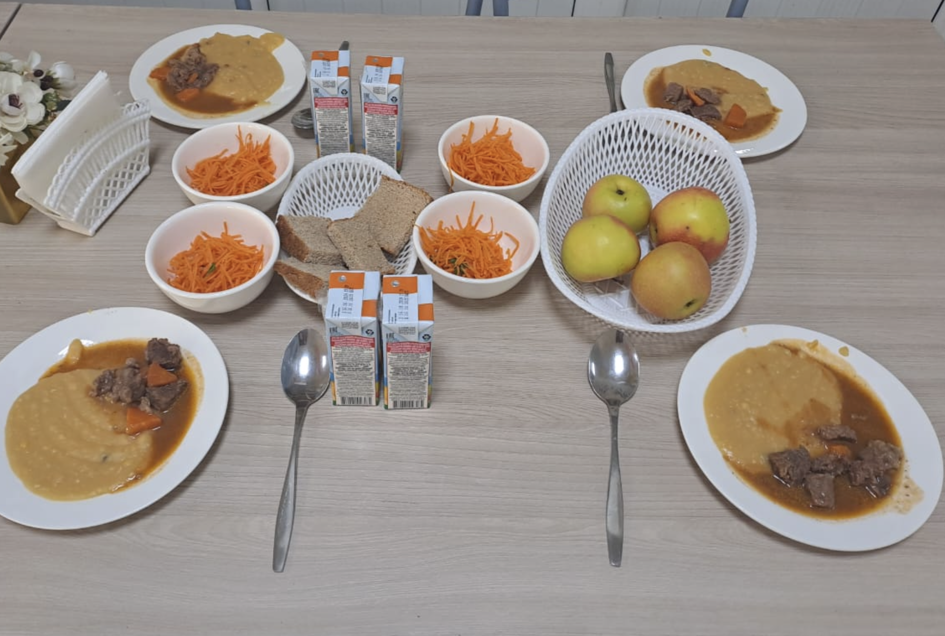 Жалпыға бірдей міндетті білім беру қоры есебінен тегін тамақтанатын 1-11 сынып оқушыларына арналған ас мәзірі