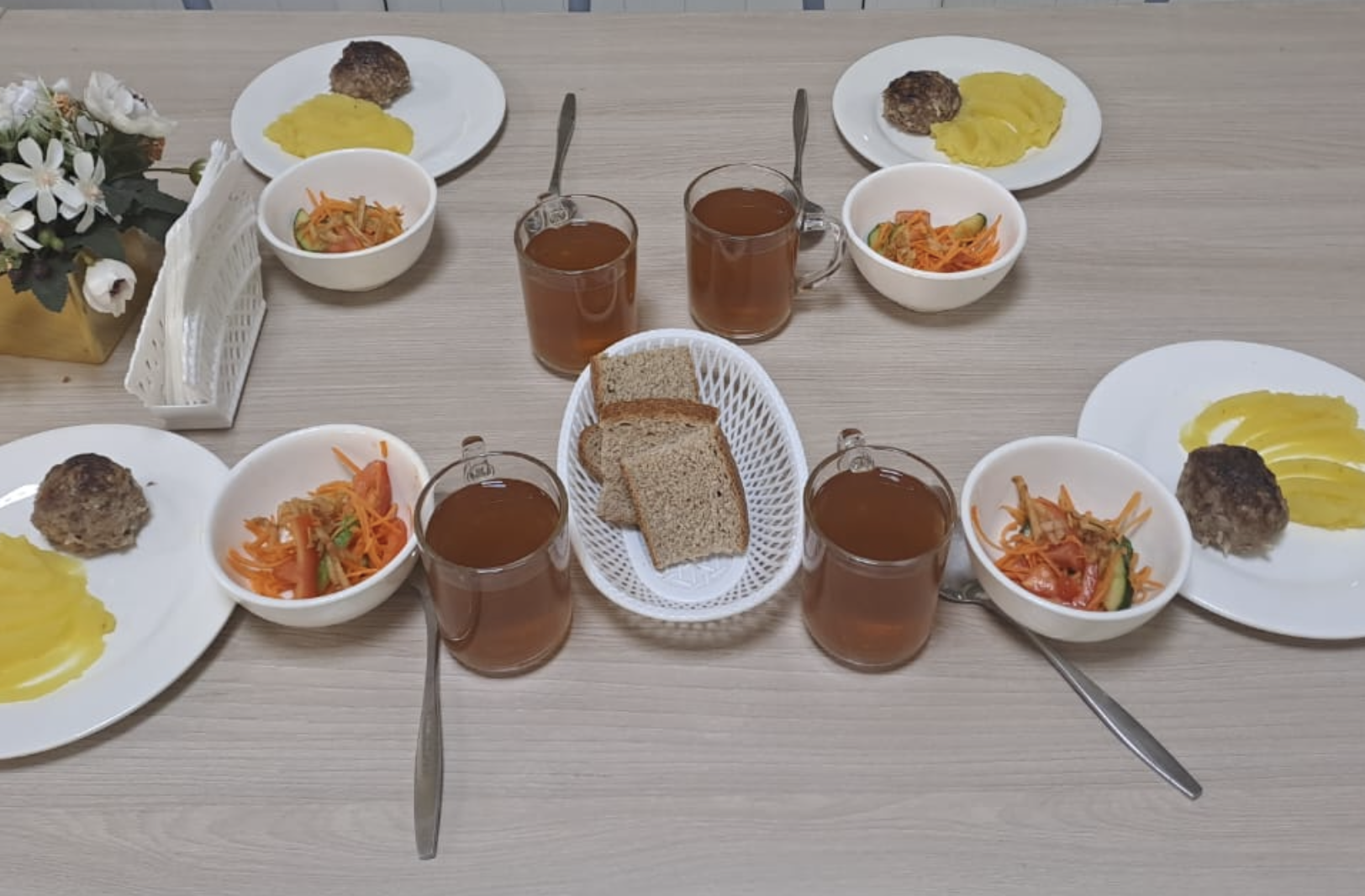 Жалпыға бірдей міндетті білім беру қоры есебінен тегін тамақтанатын 1-11 сынып оқушыларына арналған ас мәзірі