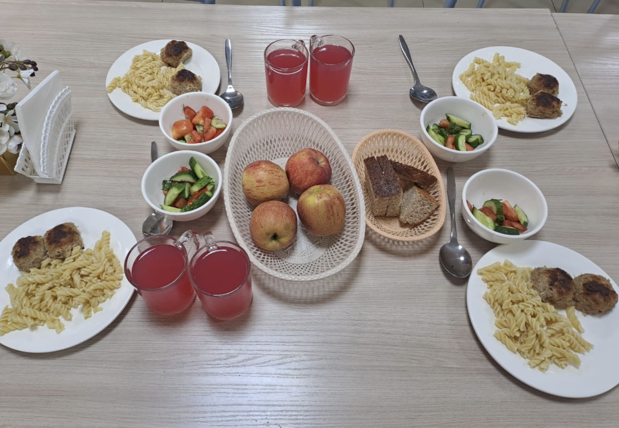 Жалпыға бірдей міндетті білім беру қоры есебінен тегін тамақтанатын 1-11 сынып оқушыларына арналған ас мәзірі