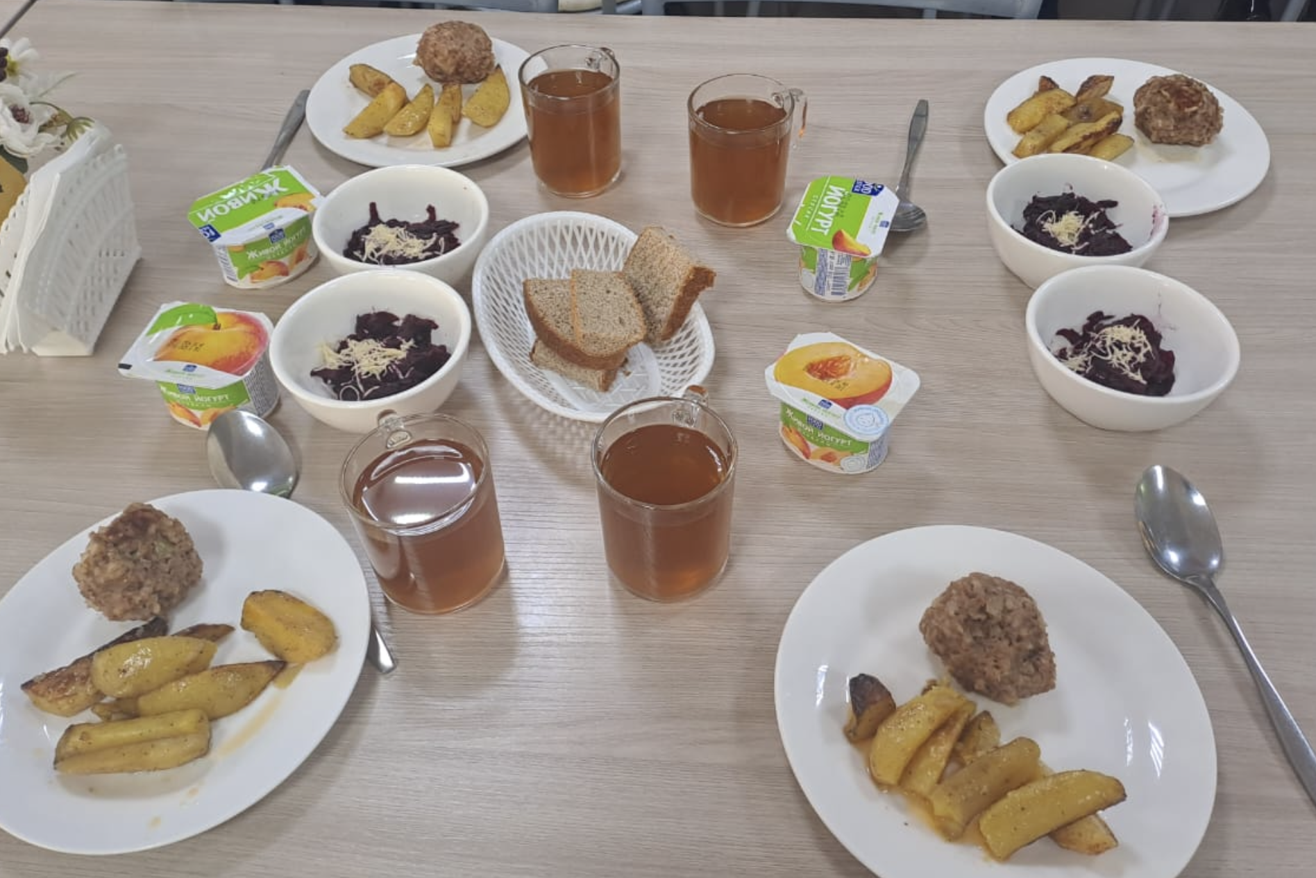 Жалпыға бірдей міндетті білім беру қоры есебінен тегін тамақтанатын 1-11 сынып оқушыларына арналған ас мәзірі