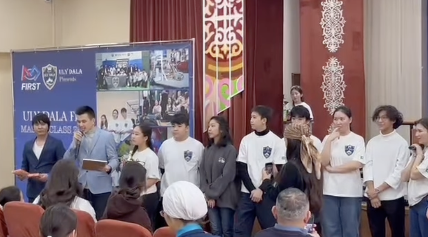 “UPGRADE AND ROBOT X” робототехникадан ашық чемпионаты