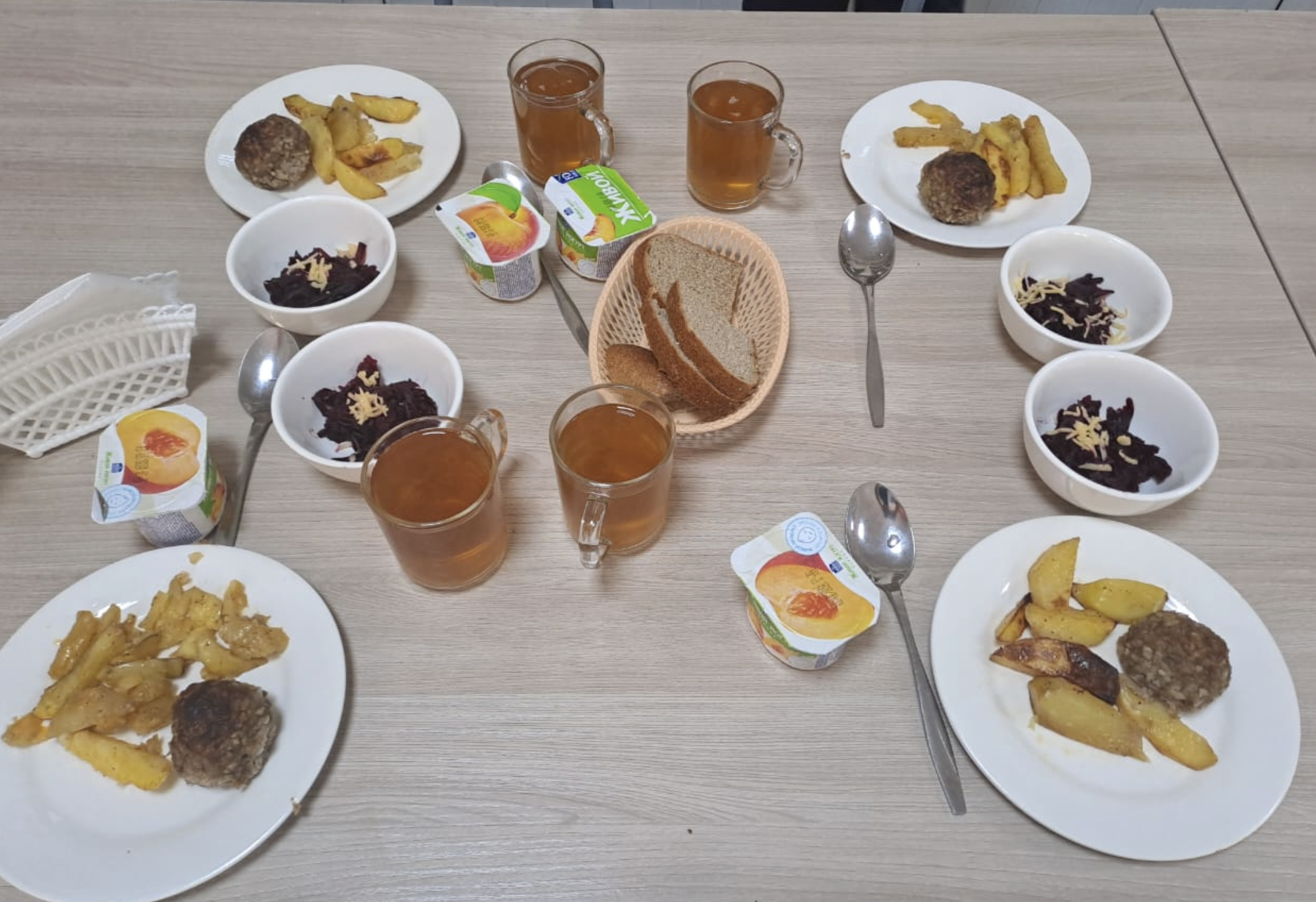 Жалпыға бірдей міндетті білім беру қоры есебінен тегін тамақтанатын 1-11 сынып оқушыларына арналған ас мәзірі