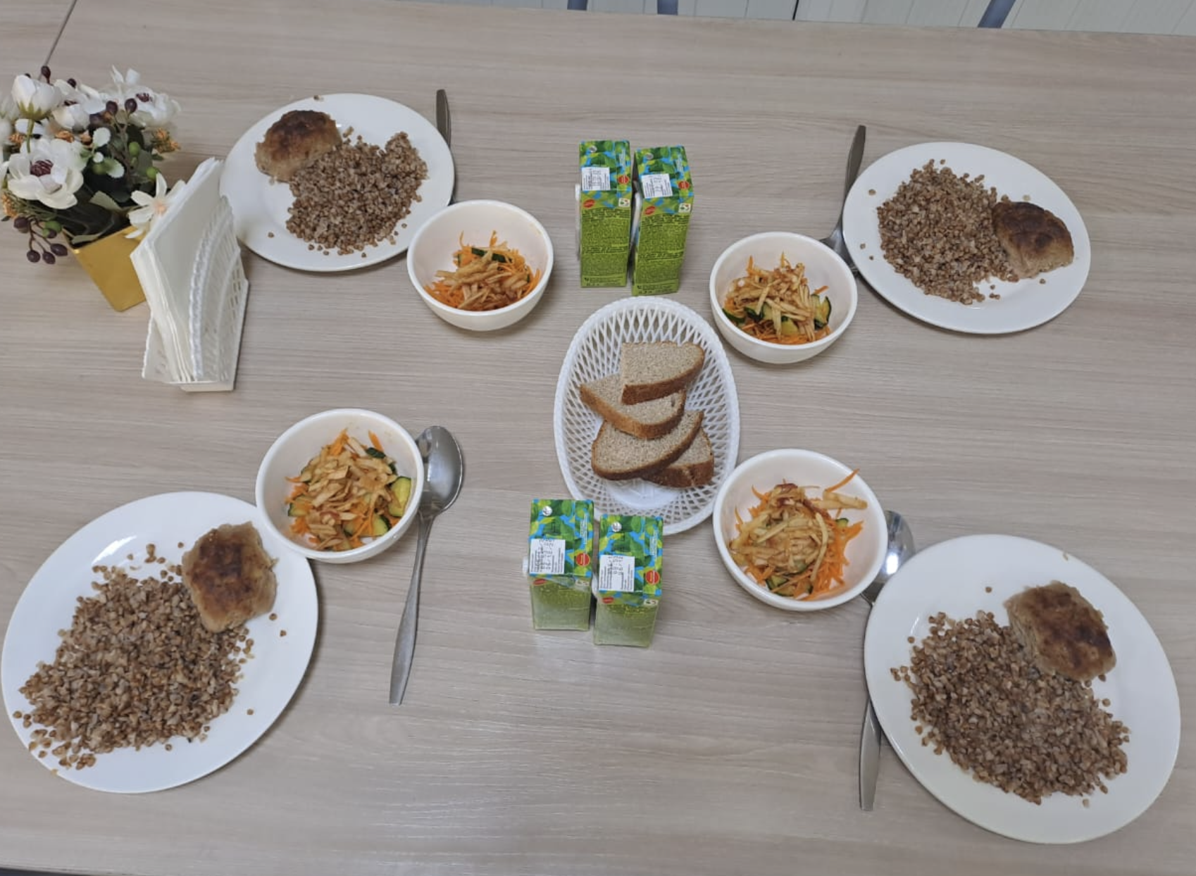 Жалпыға бірдей міндетті білім беру қоры есебінен тегін тамақтанатын 1-11 сынып оқушыларына арналған ас мәзірі