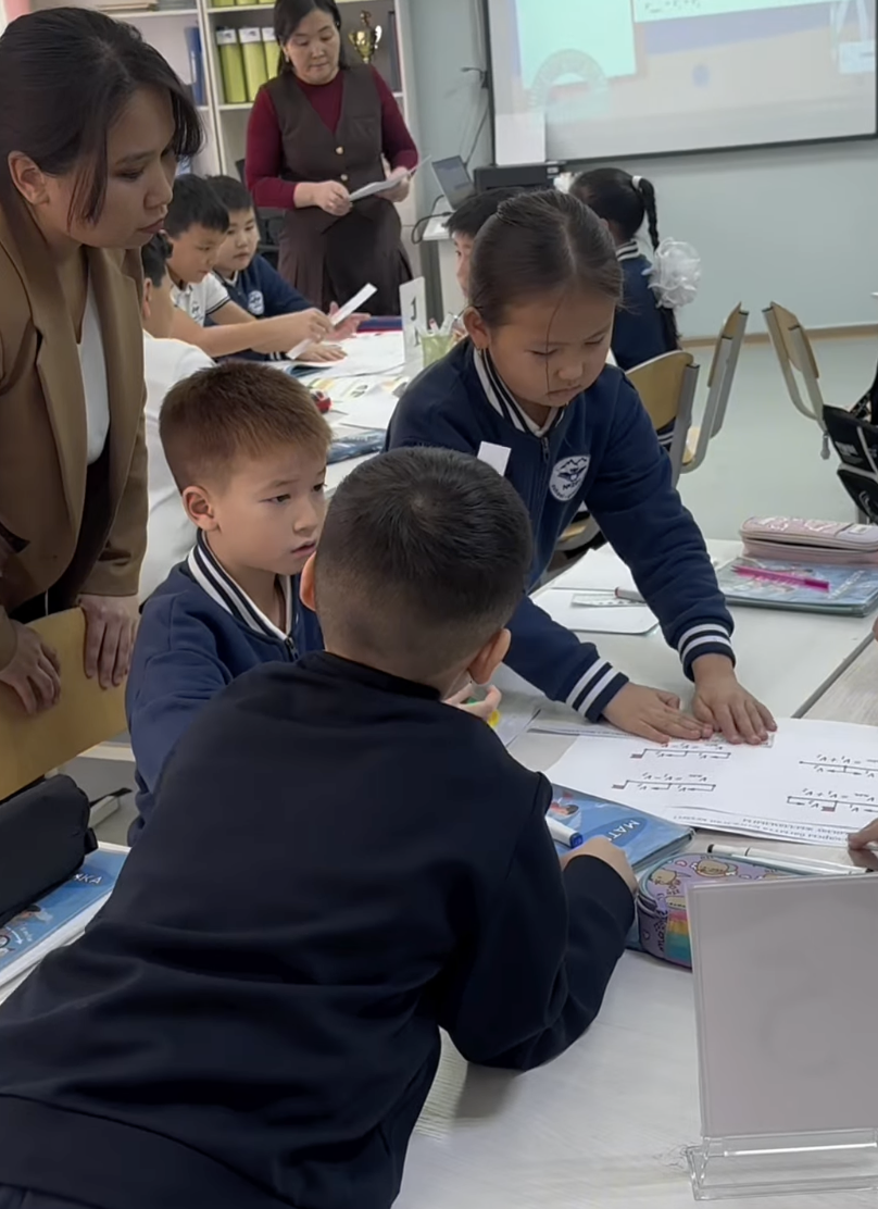 “Бір бағыттағы қуып жету және қалып қою қозғалыстарына берілген есептерді салыстыру” тақырыбында кіріктірілген сабақ