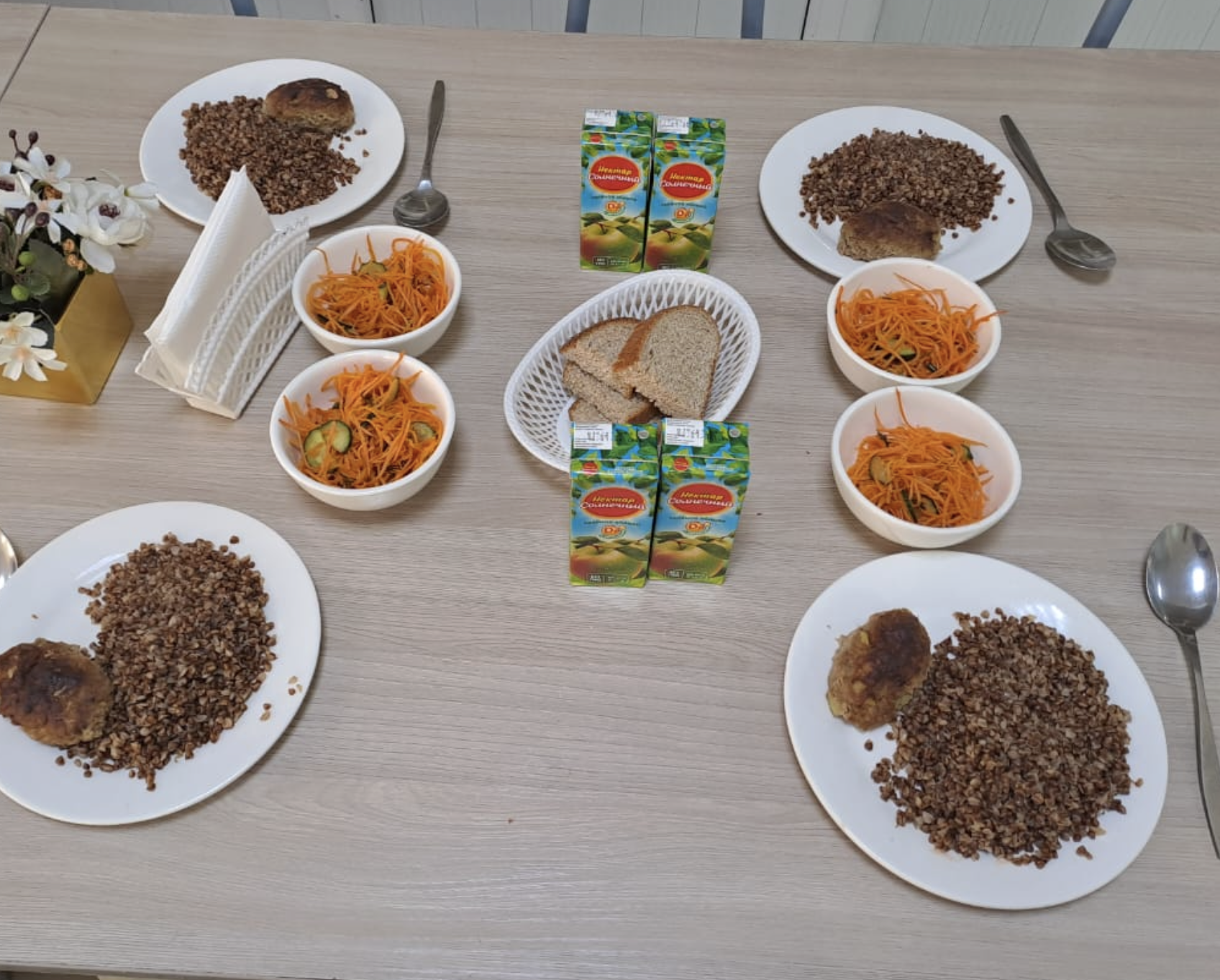 Жалпыға бірдей міндетті білім беру қоры есебінен тегін тамақтанатын 1-11 сынып оқушыларына арналған ас мәзірі