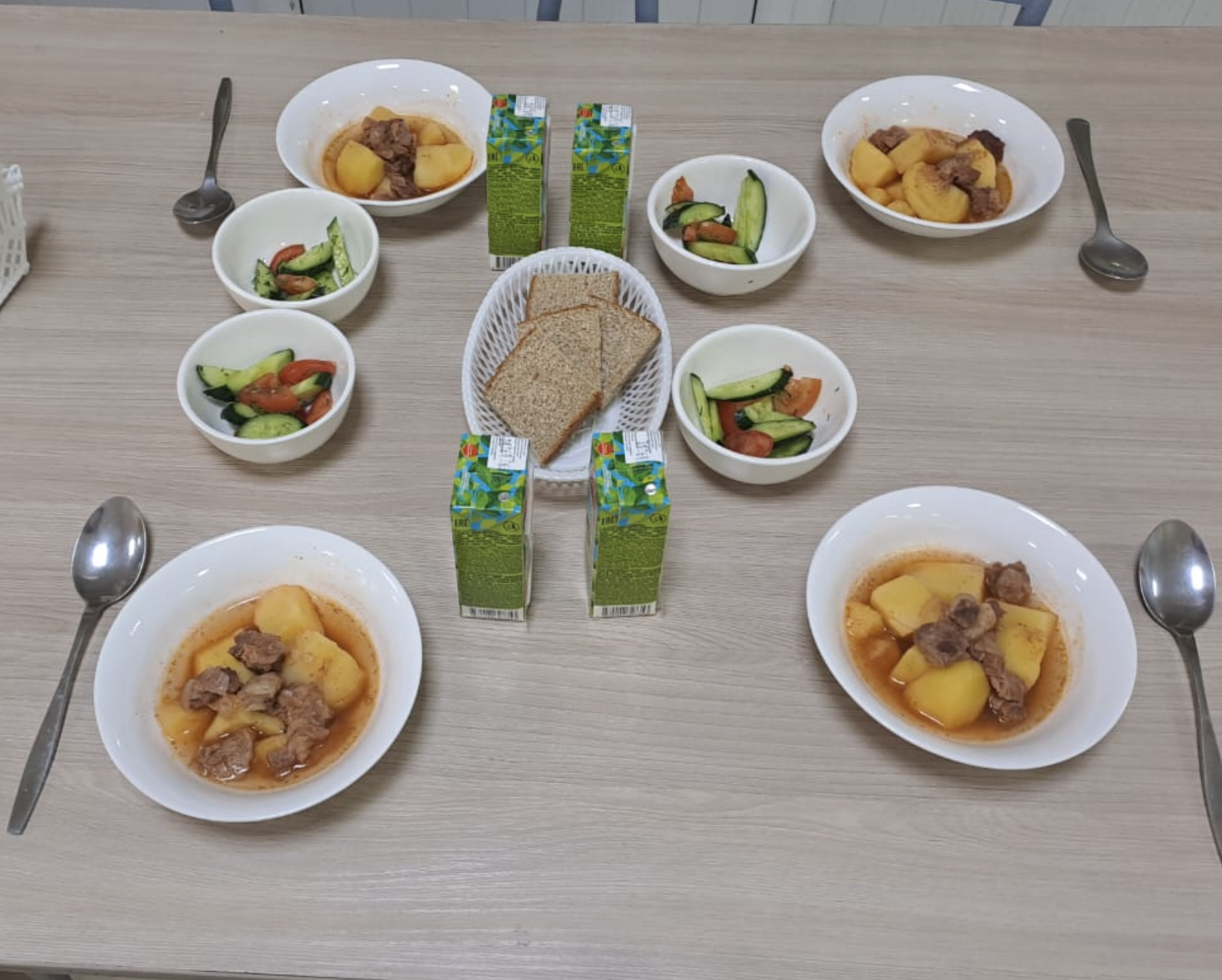 Жалпыға бірдей міндетті білім беру қоры есебінен тегін тамақтанатын 1-11 сынып оқушыларына арналған ас мәзірі