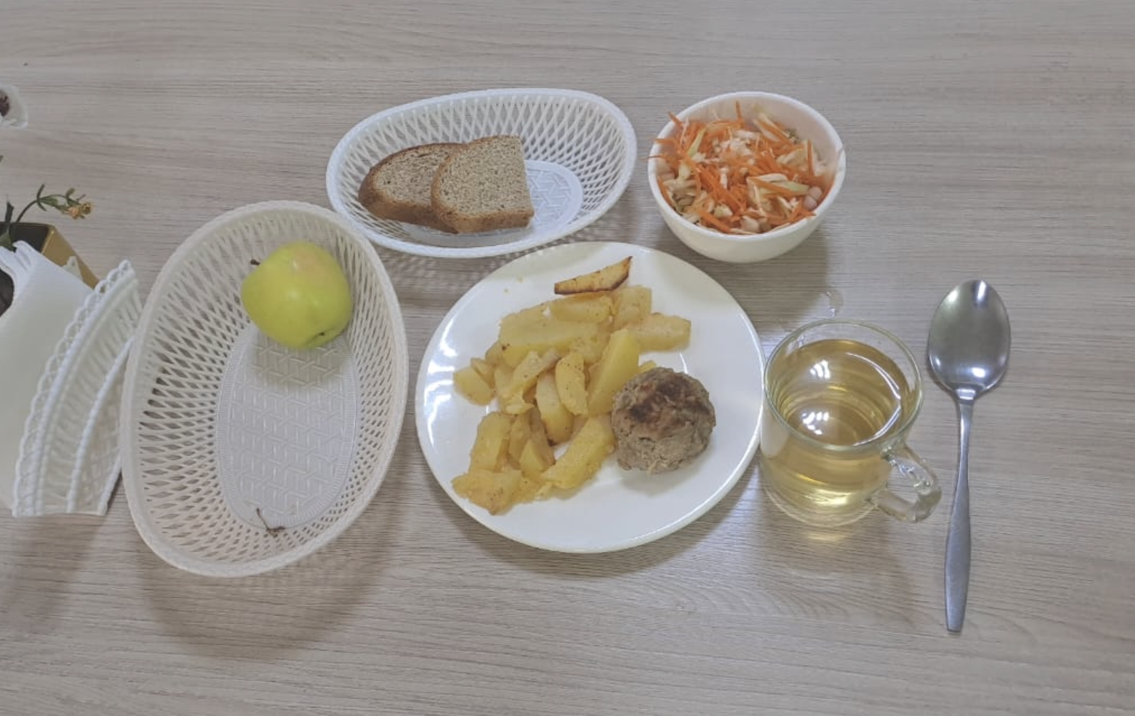 Жалпыға бірдей міндетті білім беру қоры есебінен тегін тамақтанатын 1-11 сынып оқушыларына арналған ас мәзірі