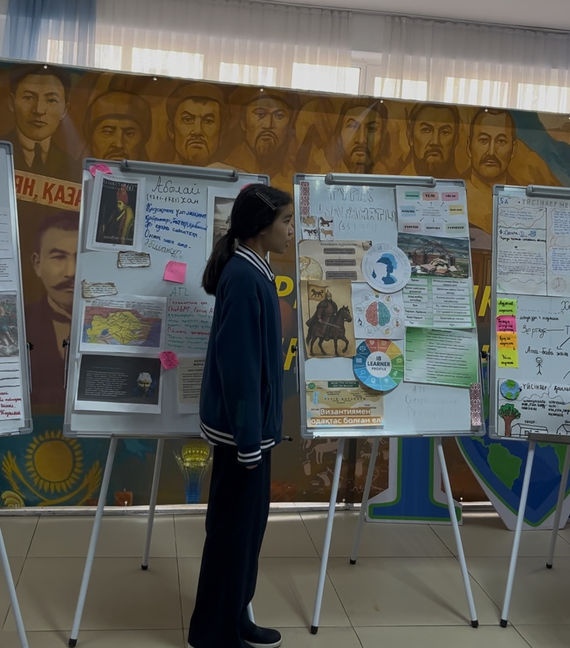 «Жасанды интеллект арқылы көне тарихқа жаңа көзқарас» тақырыбында IB бағыты бойынша көрме конкурсы