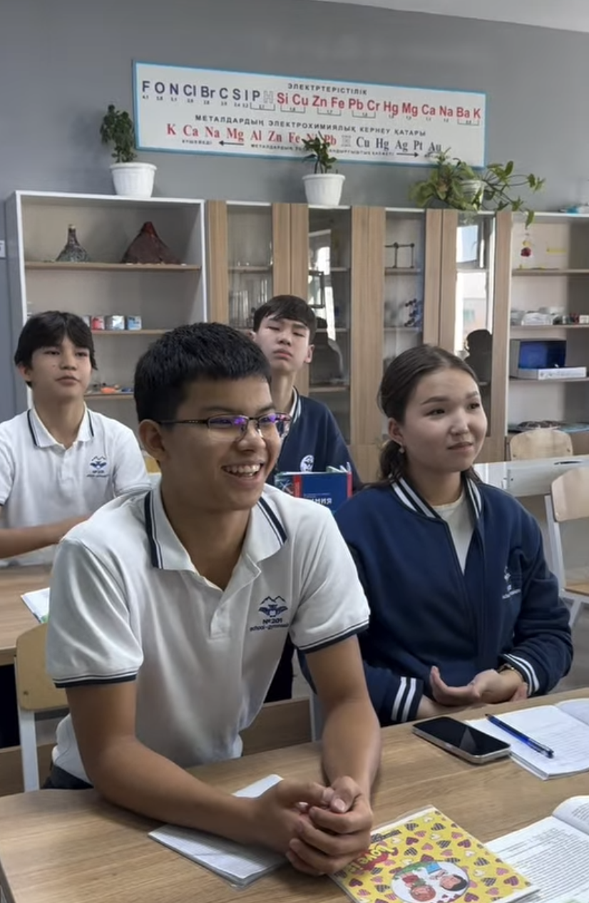 «Дұрыс таңдау жаса» тақырыбында кәсіби бағыт-бағдар беру мақсатында сынып сағаты