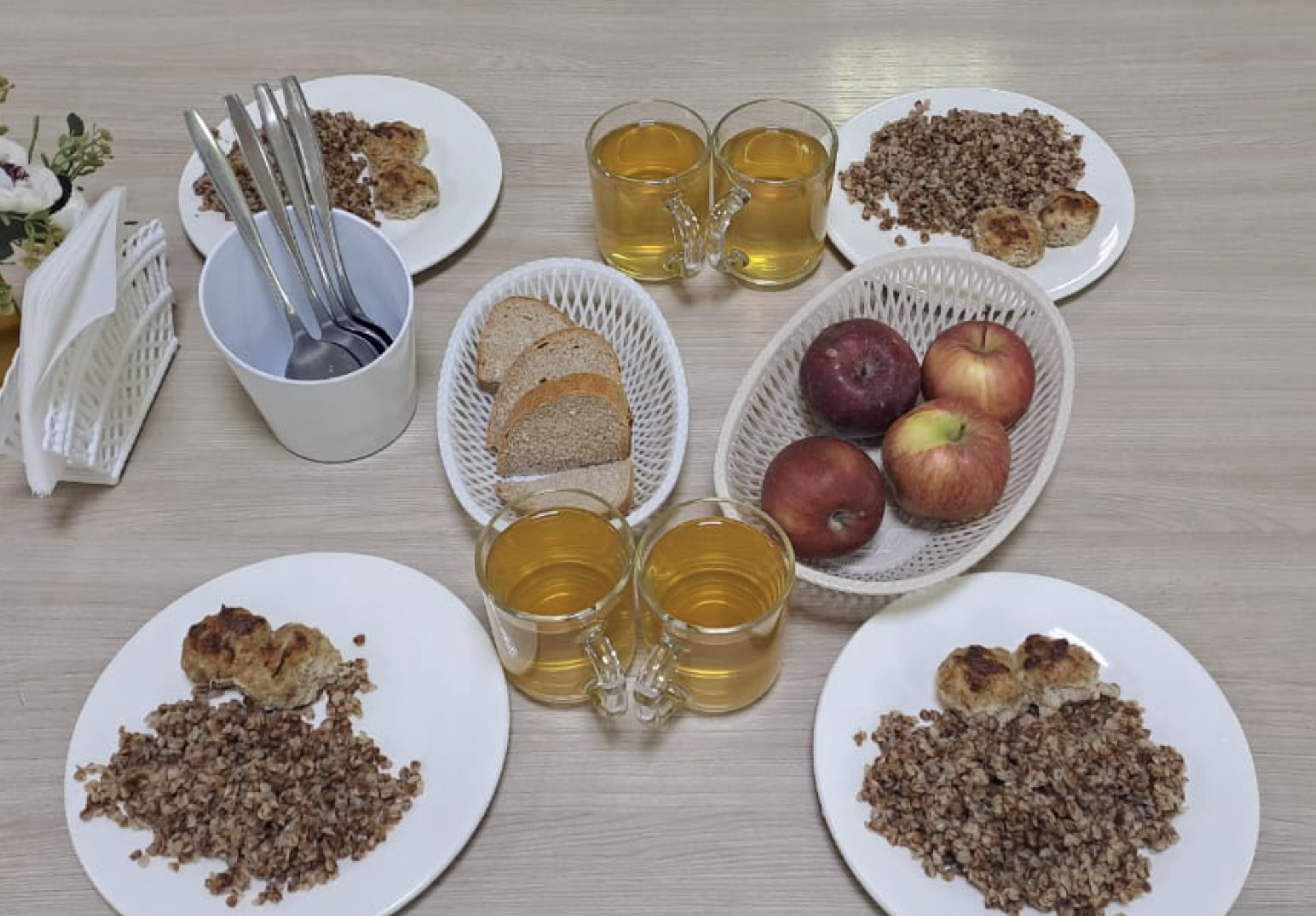 Жалпыға бірдей міндетті білім беру қоры есебінен тегін тамақтанатын 1-11 сынып оқушыларына арналған ас мәзірі