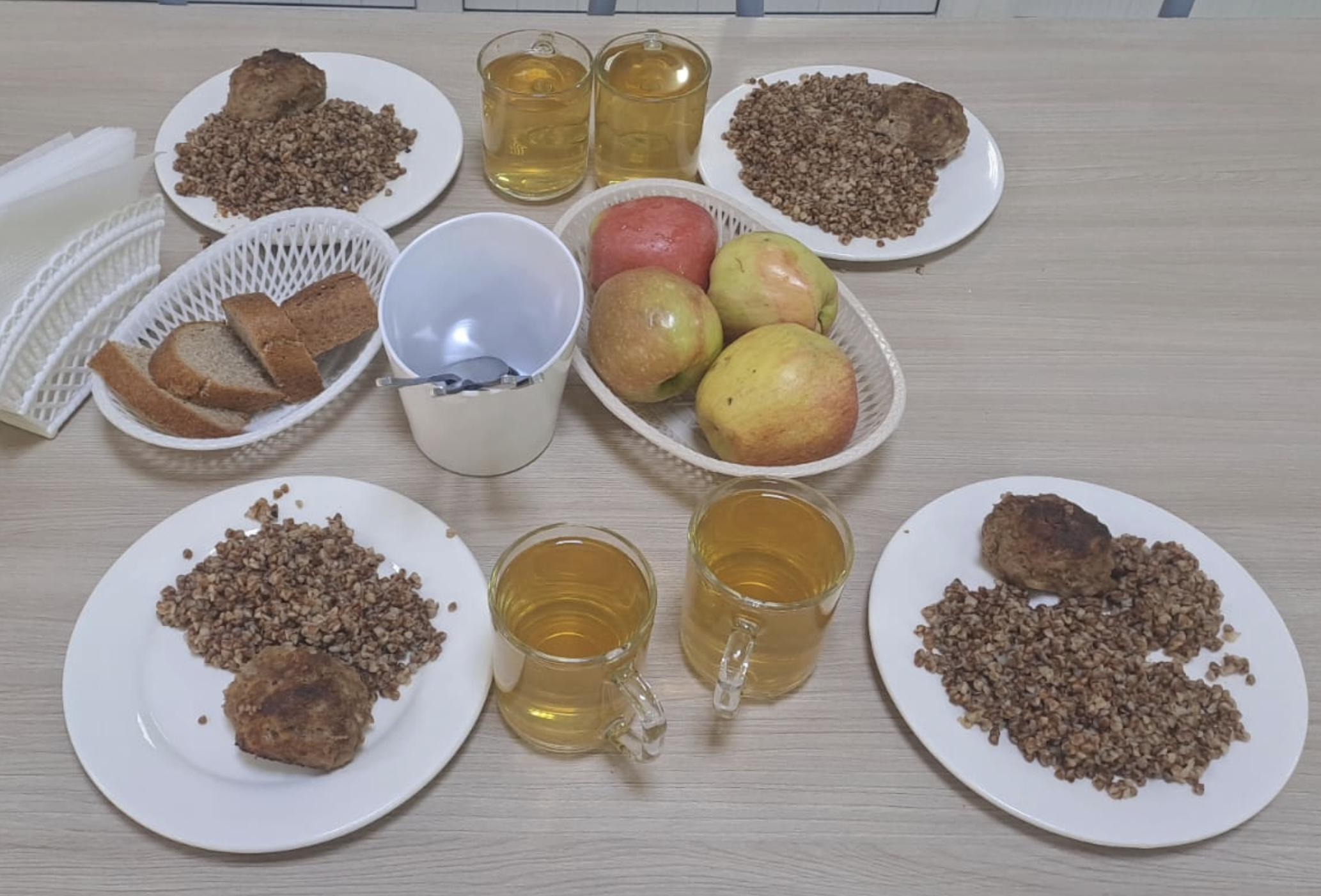 Жалпыға бірдей міндетті білім беру қоры есебінен тегін тамақтанатын 1-11 сынып оқушыларына арналған ас мәзірі