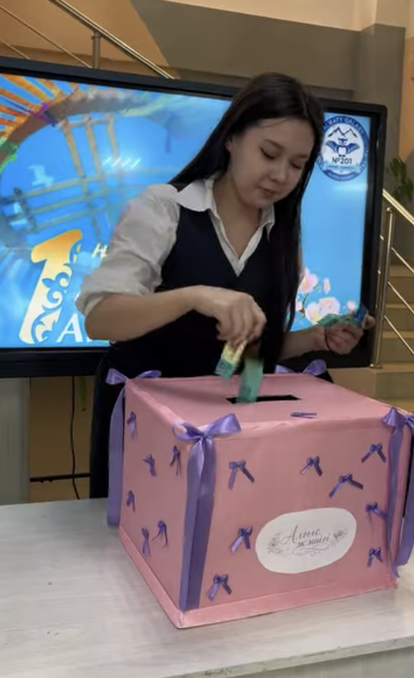 1 наурыз — Алғыс айту күніне орай, мектебіміздің Өзін-өзі басқару ұйымының «Жас еріктілер» клубы ұйымдастыруымен «Алғыс жәшігі» акциясы өткізілді
